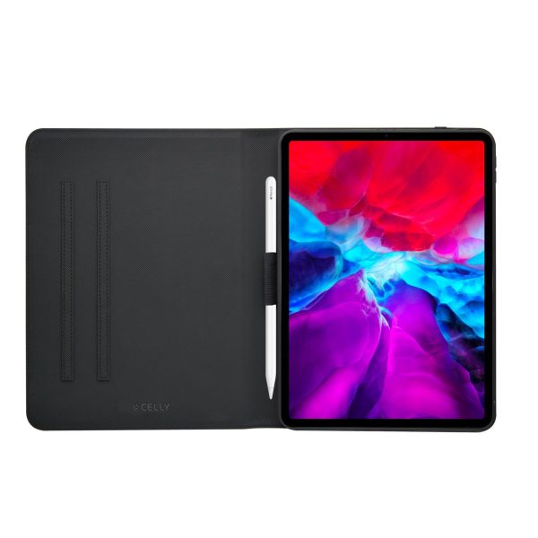 La custodia folio Celly BOOKBAND per iPad di colore blu, chiusa, con la sua caratteristica fascia elastica nera che la tiene sigillata.