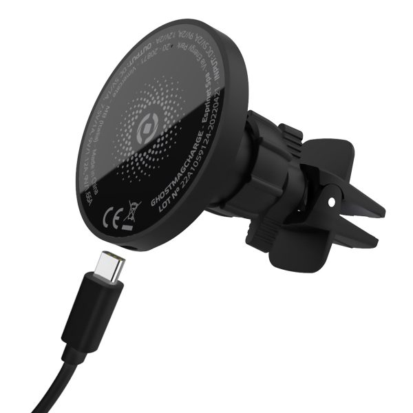 Il kit completo Celly Ghostmagcharge: il supporto a disco nero, il cavo USB e il potente adattatore per accendisigari da 20W.