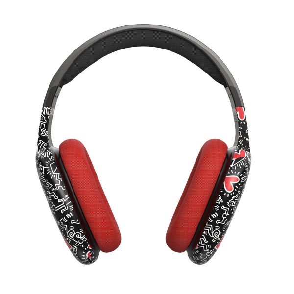 Le cuffie wireless on-ear della collezione Celly Keith Haring, con i padiglioni bianchi decorati con le iconiche figure danzanti rosse dell'artista.