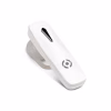 Auricolare bluetooth monofonico BH10 di colore bianco, visto di profilo per mostrare il suo design ergonomico e il tasto multifunzione centrale. Lo sfondo è neutro per esaltarne le linee pulite."