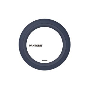 Il caricatore wireless Celly Pantone nel colore Verde Salvia, mostrato con il suo cavo abbinato, con un'estetica pulita e di design su sfondo neutro.