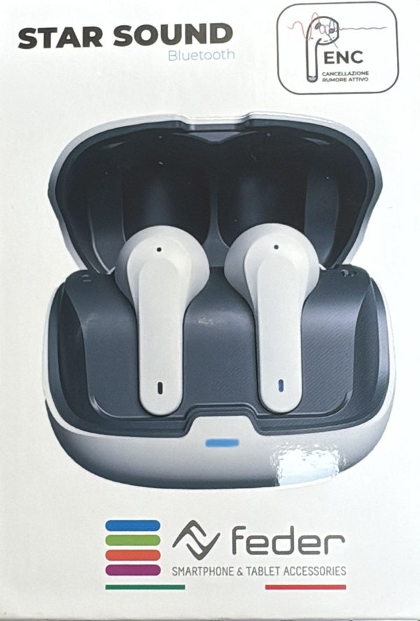 Coppia di Auricolari FEDER STAR SOUND FB44 di colore nero, affiancata alla custodia di ricarica, evidenziando il design compatto e l'assenza di cavi.
