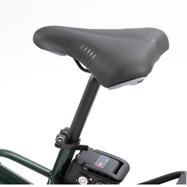 Il design audace e le ruote fat della Nilox X8 Pro si distinguono nella giungla urbana, offrendo stile e prestazioni per il commuter moderno che non vuole passare inosservato.