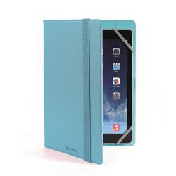 Un'immagine pulita e professionale che mostra la Celly UNITAB in azione su una superficie piana. La custodia è aperta e configurata in modalità stand, sostenendo un tablet generico che mostra un'immagine vivida (es. un film o un grafico colorato). Il focus visivo è sui ganci angolari che trattengono il dispositivo: devono apparire robusti ma discreti, dimostrando come si adattano alla cornice senza invadere lo schermo. In secondo piano, si intravede la texture esterna in similpelle (magari nera o blu scuro) per comunicare eleganza e resistenza. L'illuminazione evidenzia la stabilità della struttura, rassicurando l'utente sulla sicurezza del supporto.